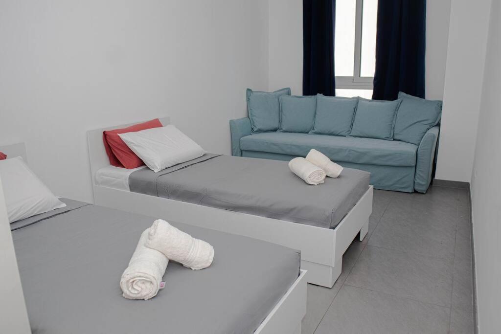 Seafront Two Bedroom Apartment Saint Julian's ภายนอก รูปภาพ