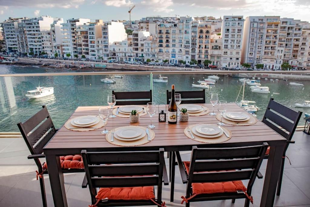 Seafront Two Bedroom Apartment Saint Julian's ภายนอก รูปภาพ